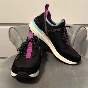 Skechers Women’s 7.5 179080 Ultra TR Black Pink